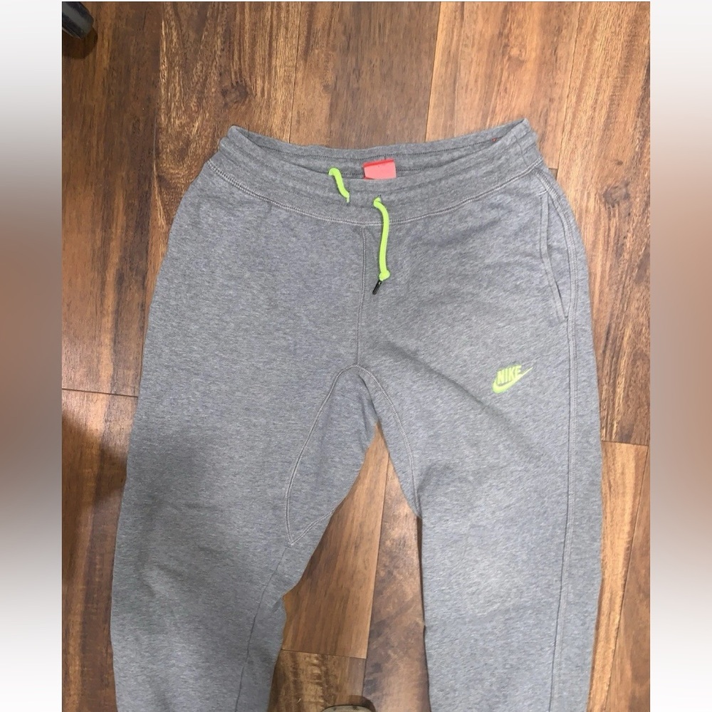 Nike Men’s Gray French Terry Sweatpants Small Drawstring Logo Tapered Fit sku080